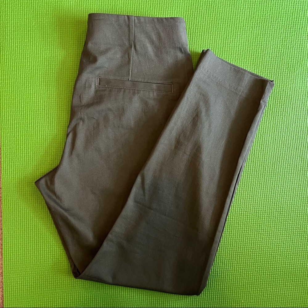Old navy cropped pixie pants size 8 nwot